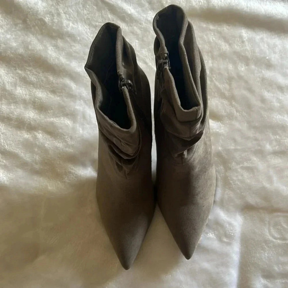 EUC JustFab Alyssa Slouchy Stiletto Bootie - Faux Suede -Dark Grey - Size 7.5 - Picture 4 of 8